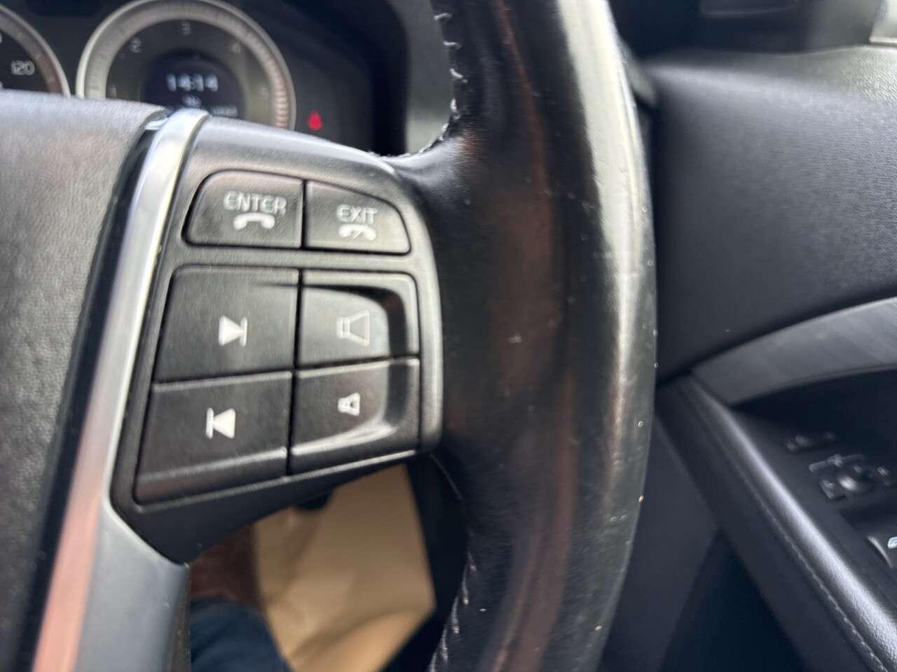 2010 VOLVO V70 2010 VOLVO V70