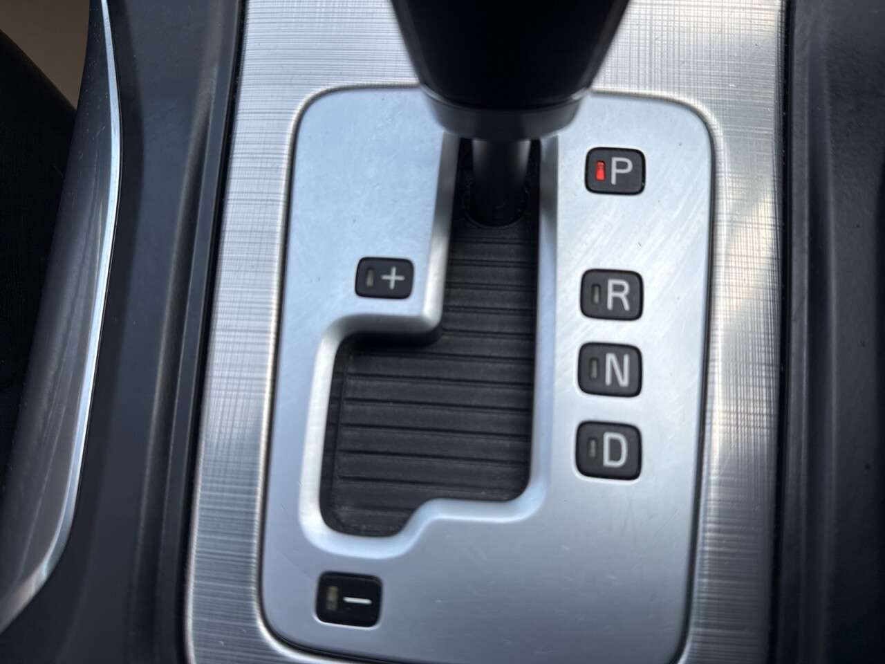 2010 VOLVO V70 2010 VOLVO V70