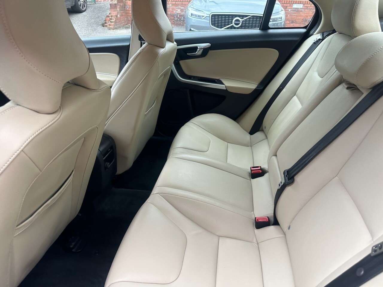 2016 VOLVO S60 2016 VOLVO S60