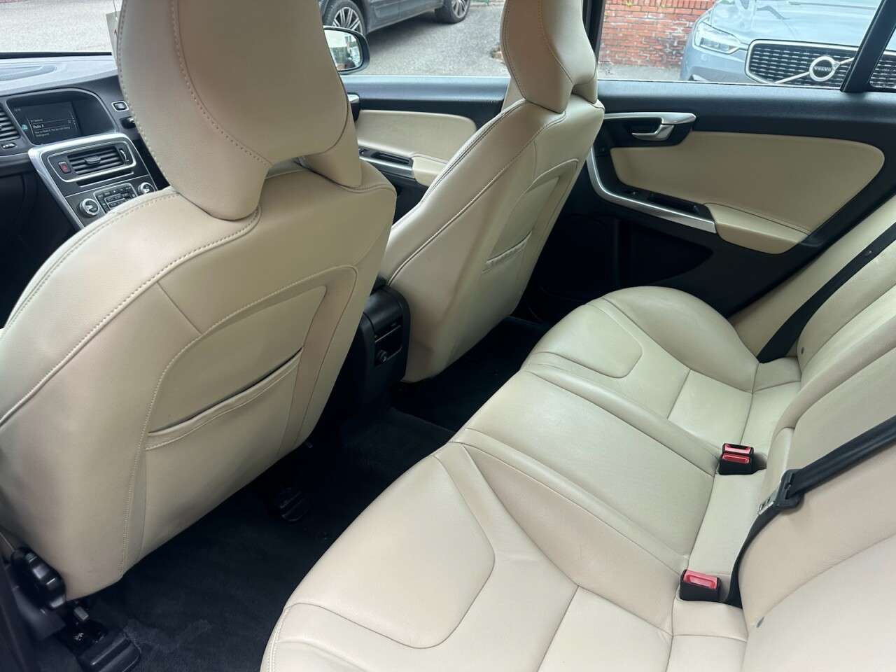 2016 VOLVO S60 2016 VOLVO S60