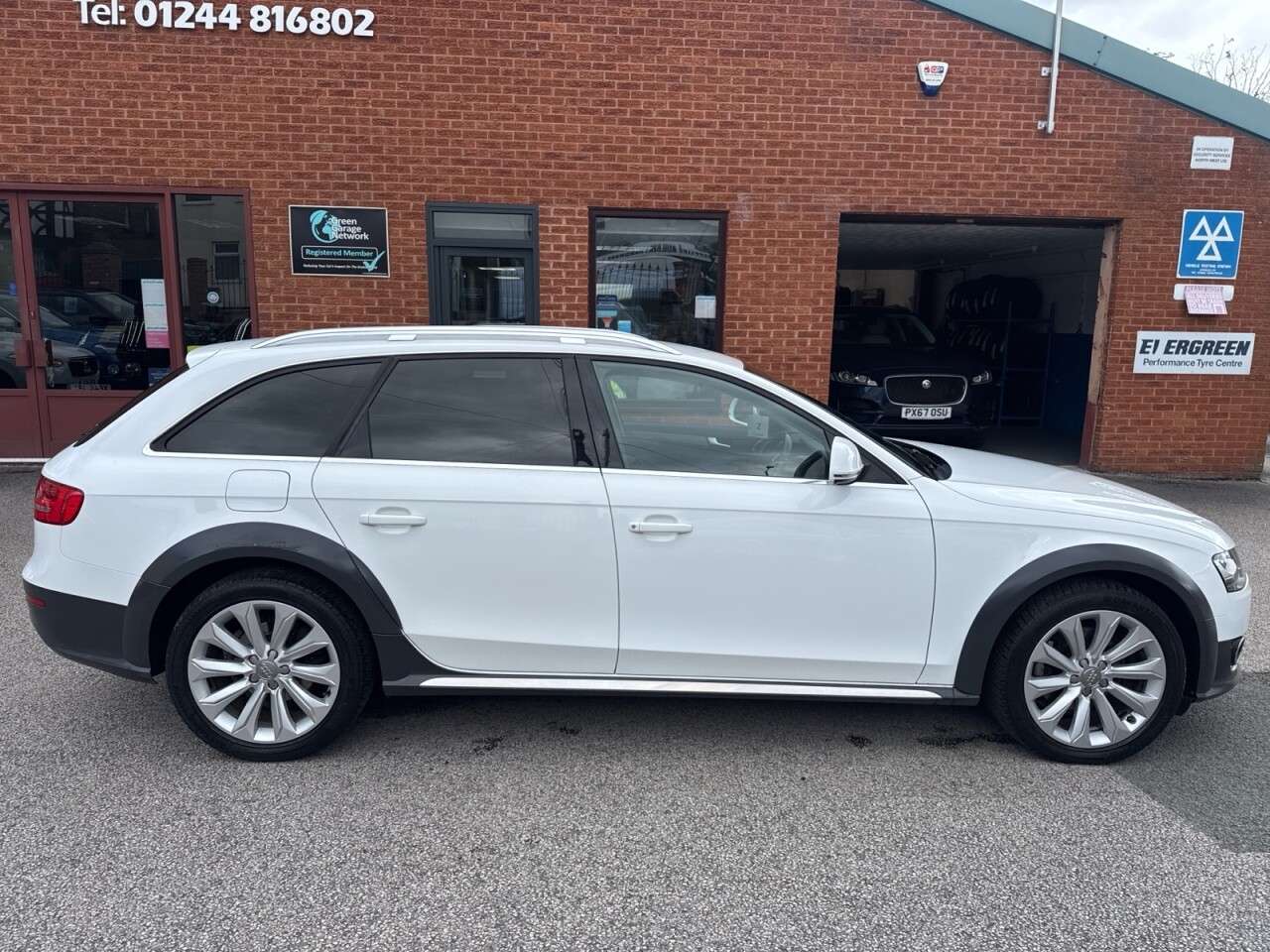 A 2014 AUDI A4 ALLROAD 2.0 TDI Estate 5dr Diesel Manual quattro Euro 5 (s/s) (177 ps) Bluetooth + A 2014 AUDI A4 ALLROAD 2.0 TDI Estate 5dr Diesel Manual quattro Euro 5 (s/s) (177 ps) Bluetooth +