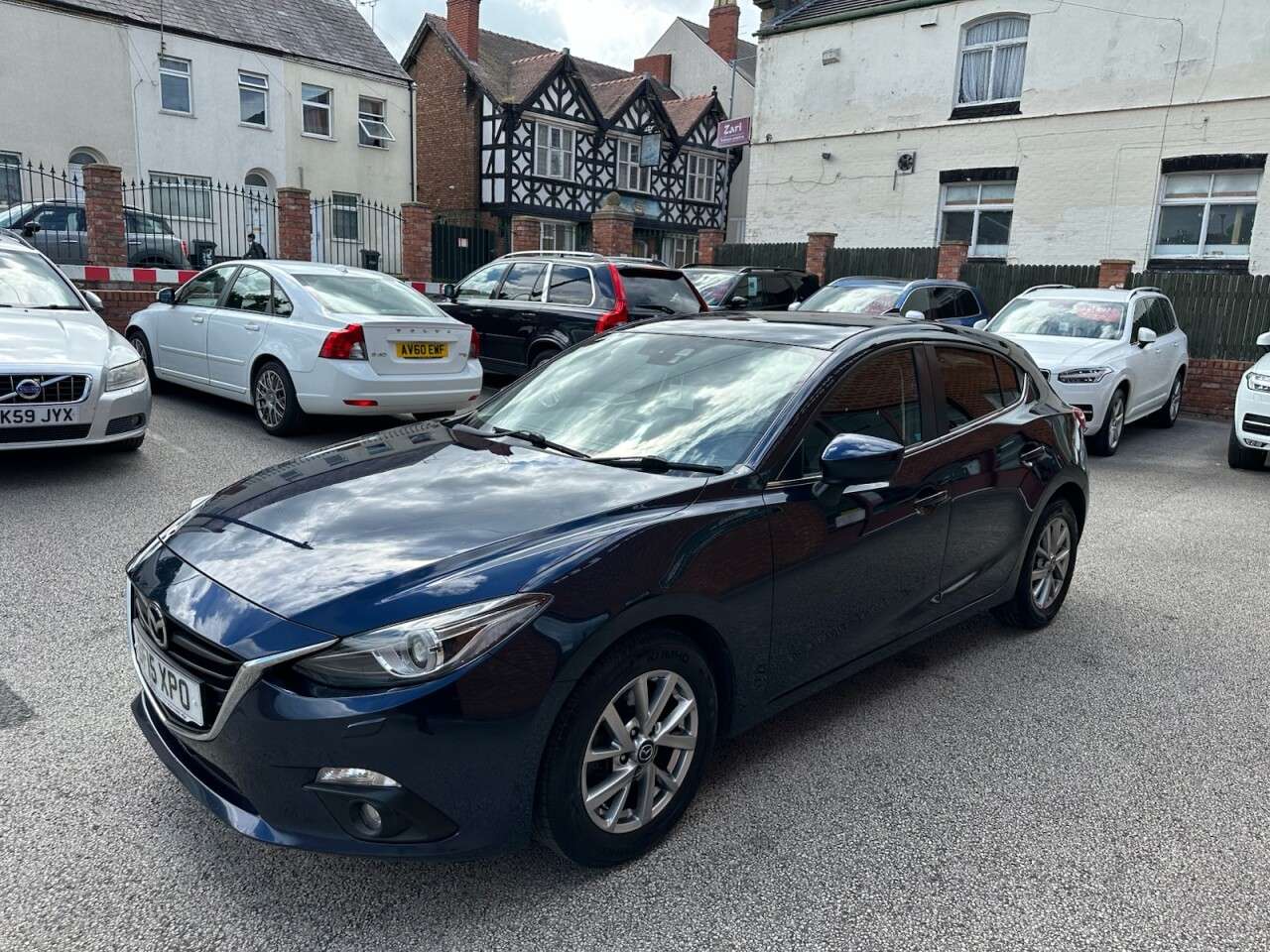 A 2015 MAZDA MAZDA3 2.0 SKYACTIV-G SE-L Nav Hatchback 5dr Petrol Manual Euro 6 (s/s) (121 ps) R A 2015 MAZDA MAZDA3 2.0 SKYACTIV-G SE-L Nav Hatchback 5dr Petrol Manual Euro 6 (s/s) (121 ps) R
