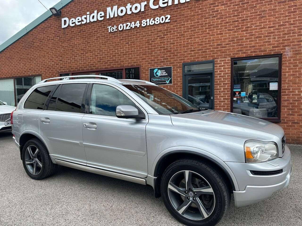 A 2013 VOLVO XC90 2.4 D5 R-Design Nav SUV 5dr Diesel Geartronic 4WD Euro 5 (200 ps) Rear park A 2013 VOLVO XC90 2.4 D5 R-Design Nav SUV 5dr Diesel Geartronic 4WD Euro 5 (200 ps) Rear park