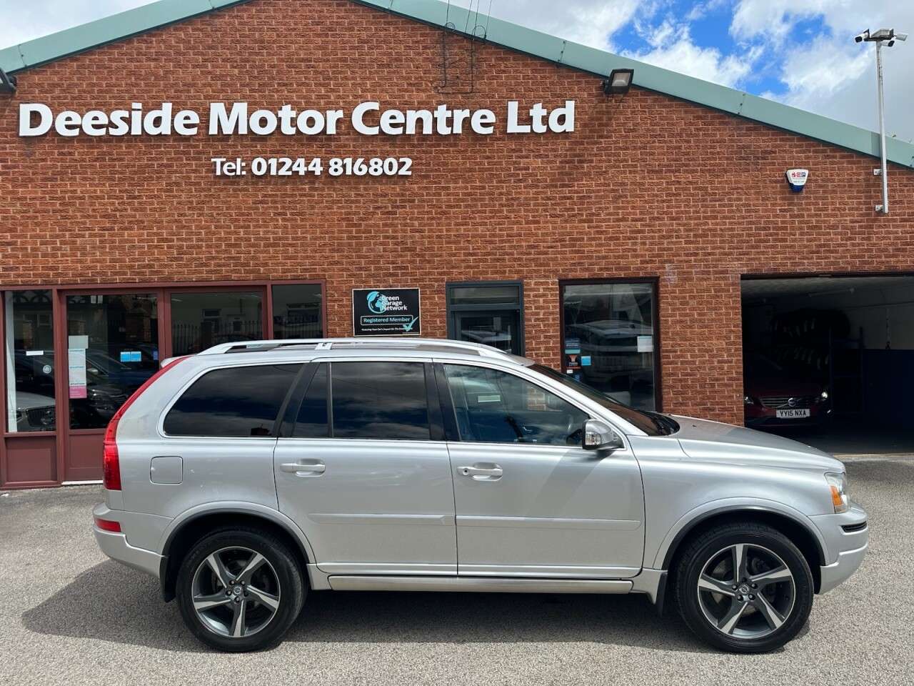 A 2013 VOLVO XC90 2.4 D5 R-Design Nav SUV 5dr Diesel Geartronic 4WD Euro 5 (200 ps) Rear park A 2013 VOLVO XC90 2.4 D5 R-Design Nav SUV 5dr Diesel Geartronic 4WD Euro 5 (200 ps) Rear park