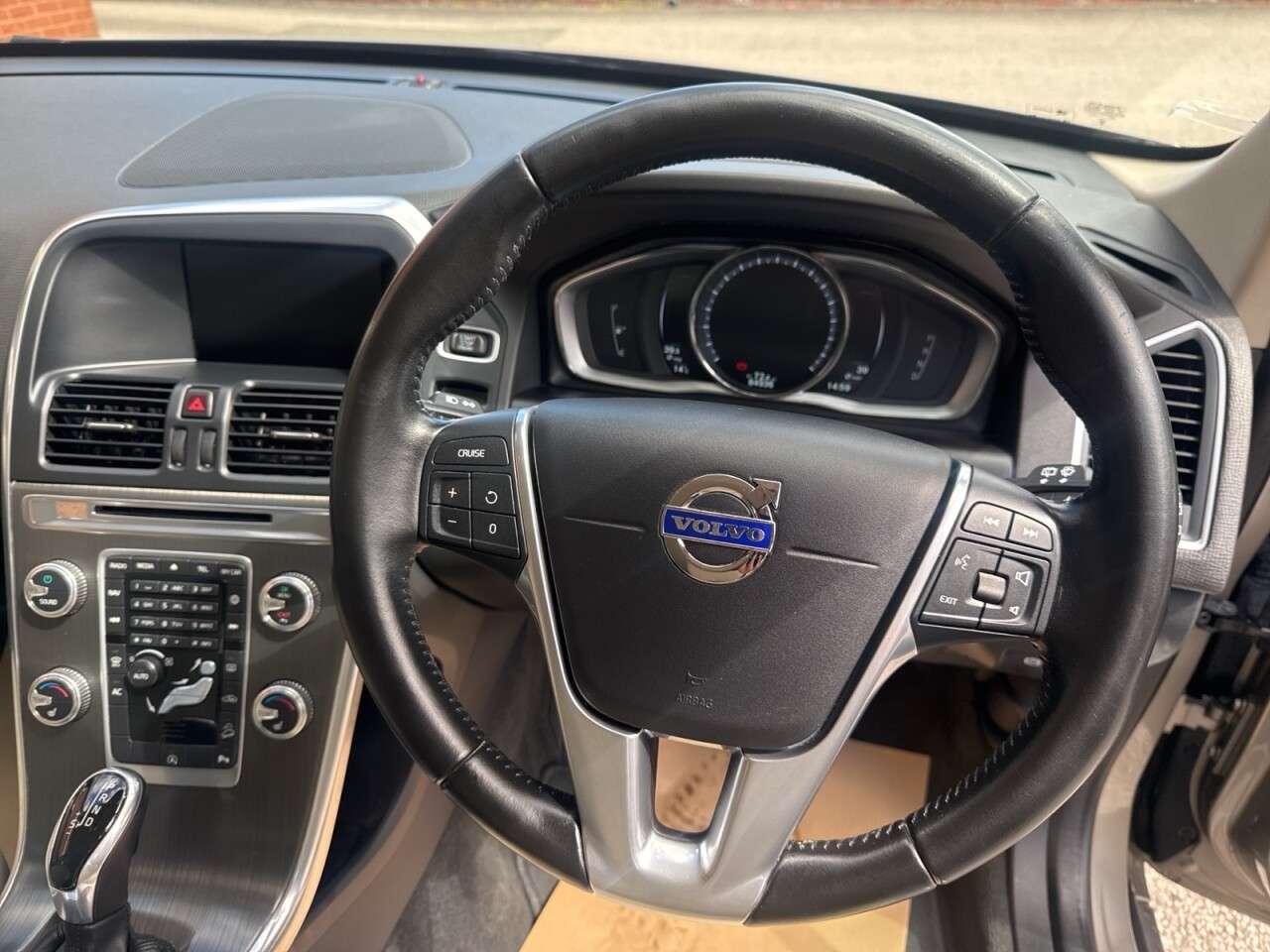 2016 VOLVO XC60 2016 VOLVO XC60