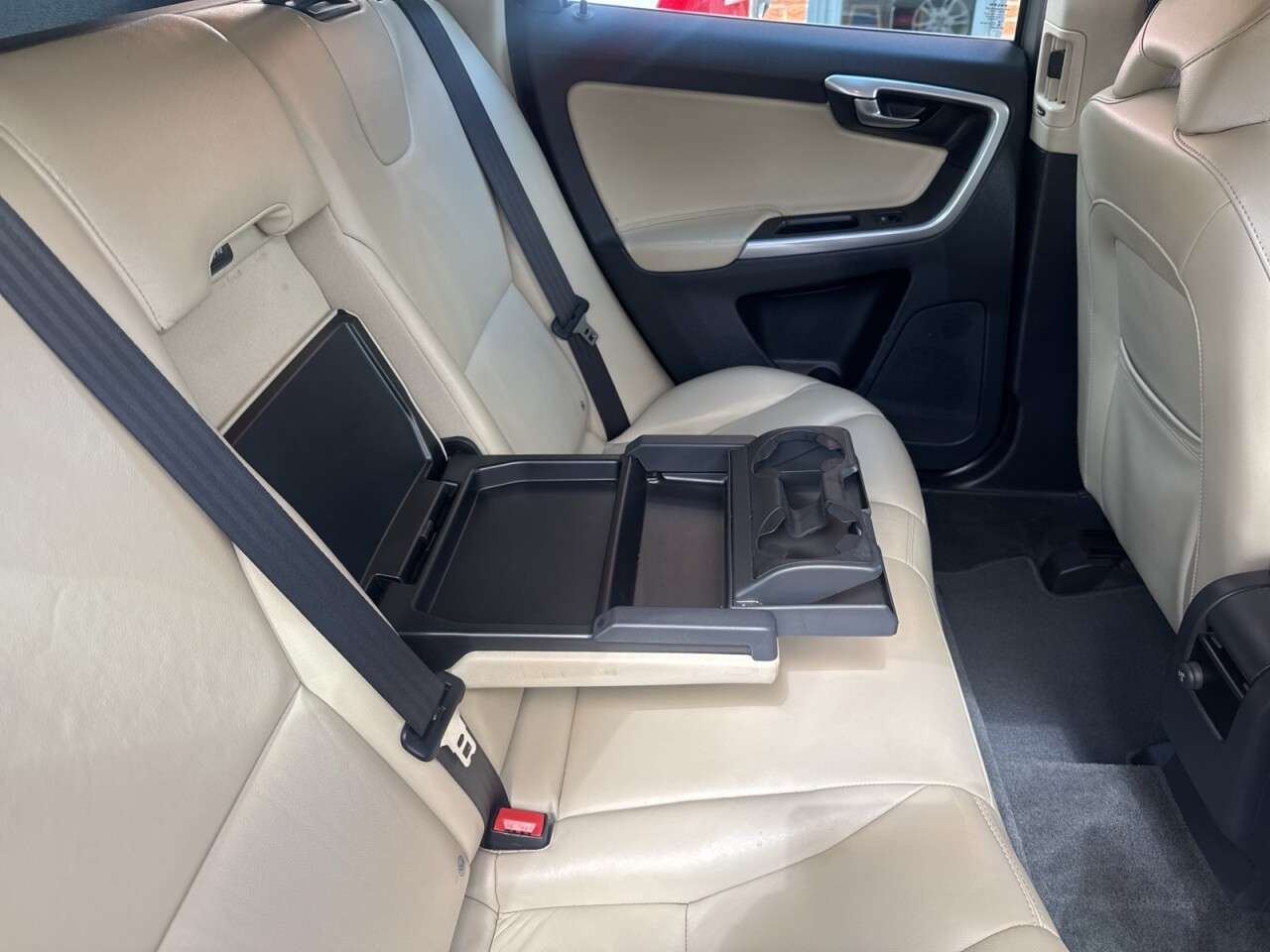 2016 VOLVO XC60 2016 VOLVO XC60