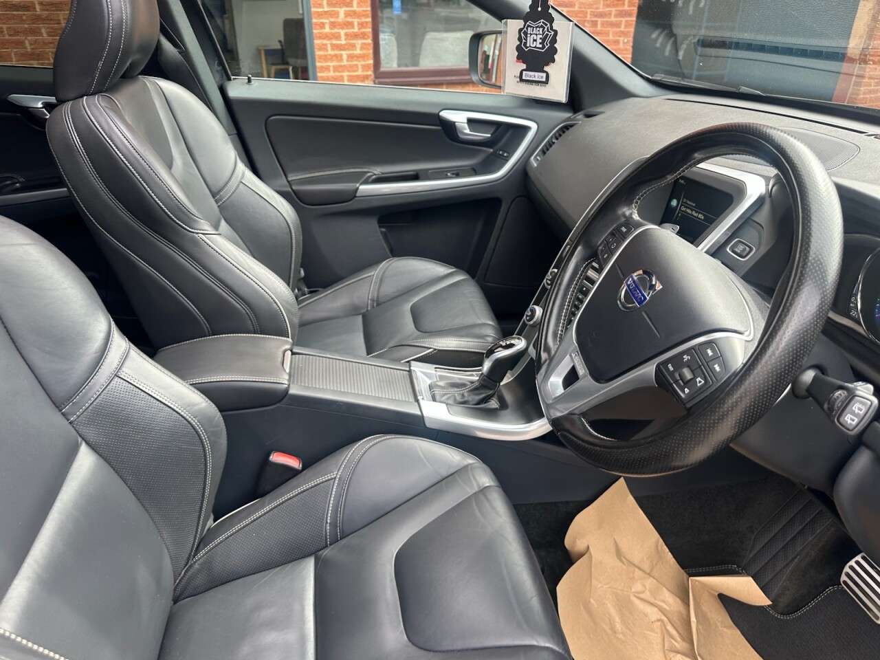 2015 VOLVO XC60 2015 VOLVO XC60