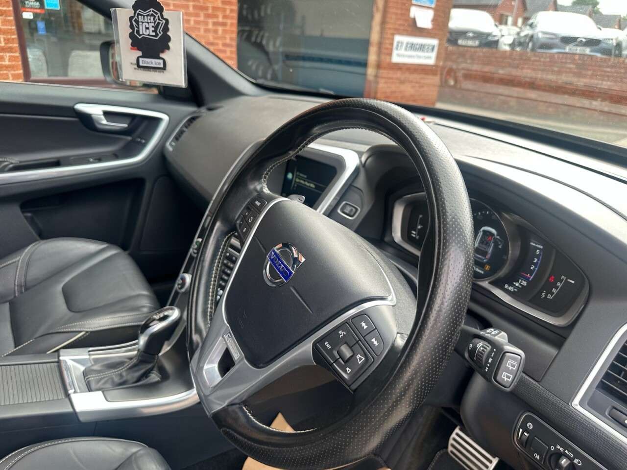 2015 VOLVO XC60 2015 VOLVO XC60