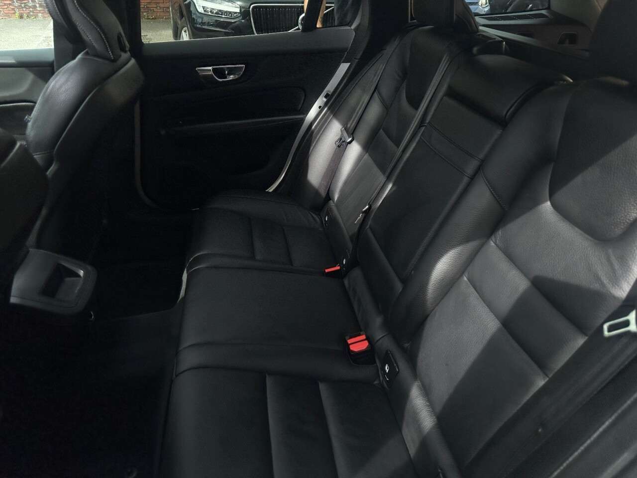 2018 VOLVO V60 2018 VOLVO V60