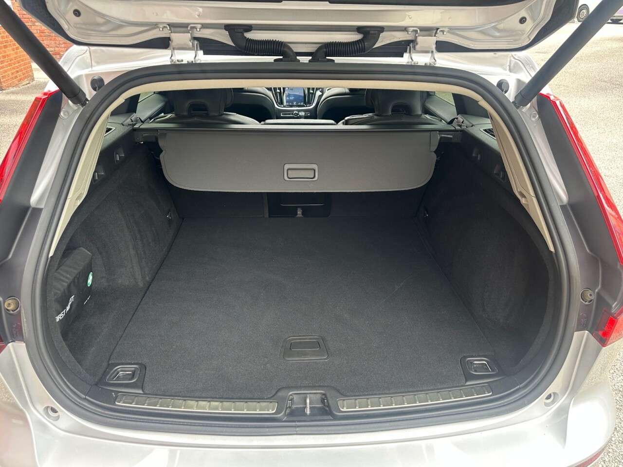 2018 VOLVO V60 2018 VOLVO V60