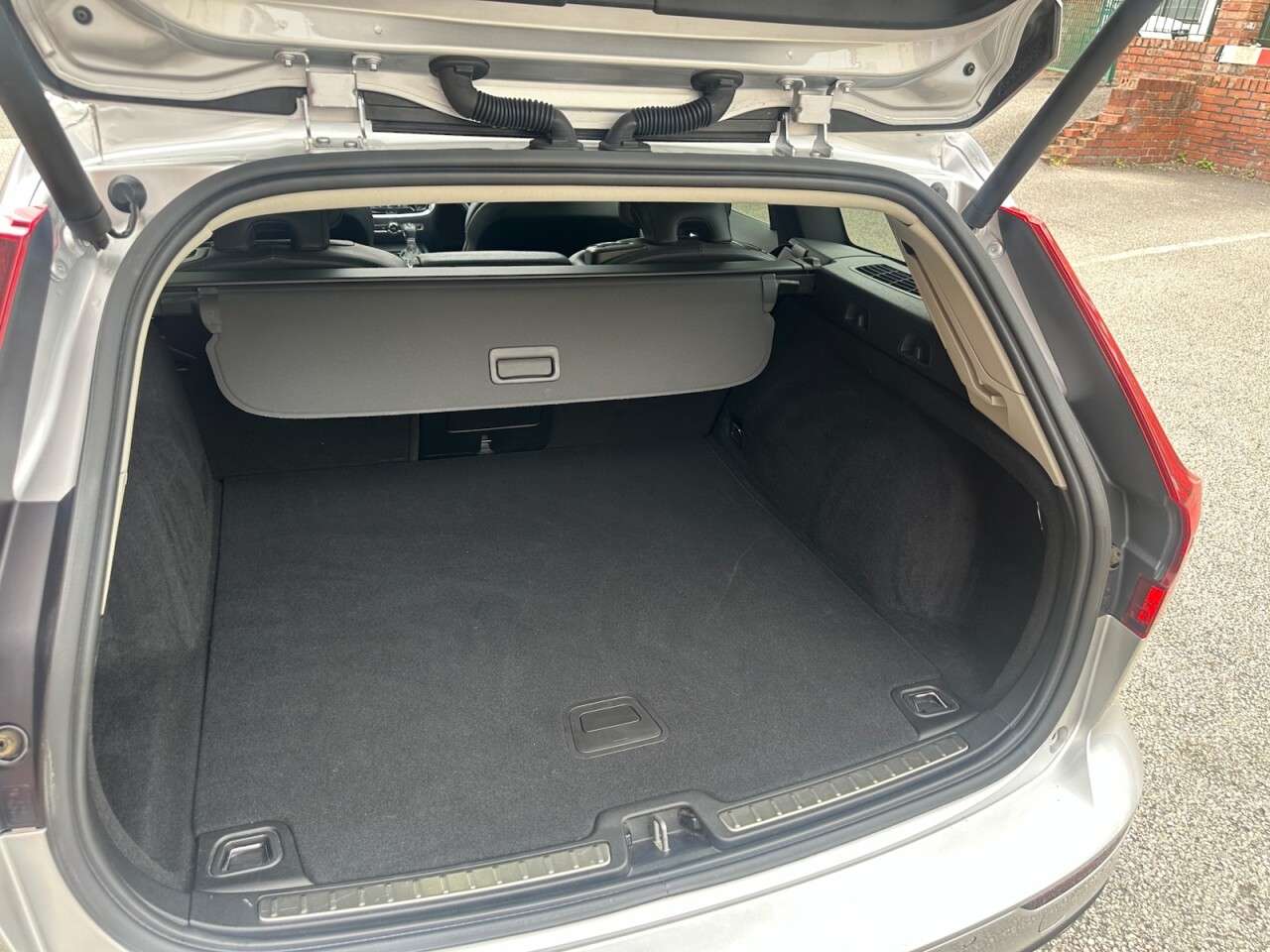2018 VOLVO V60 2018 VOLVO V60