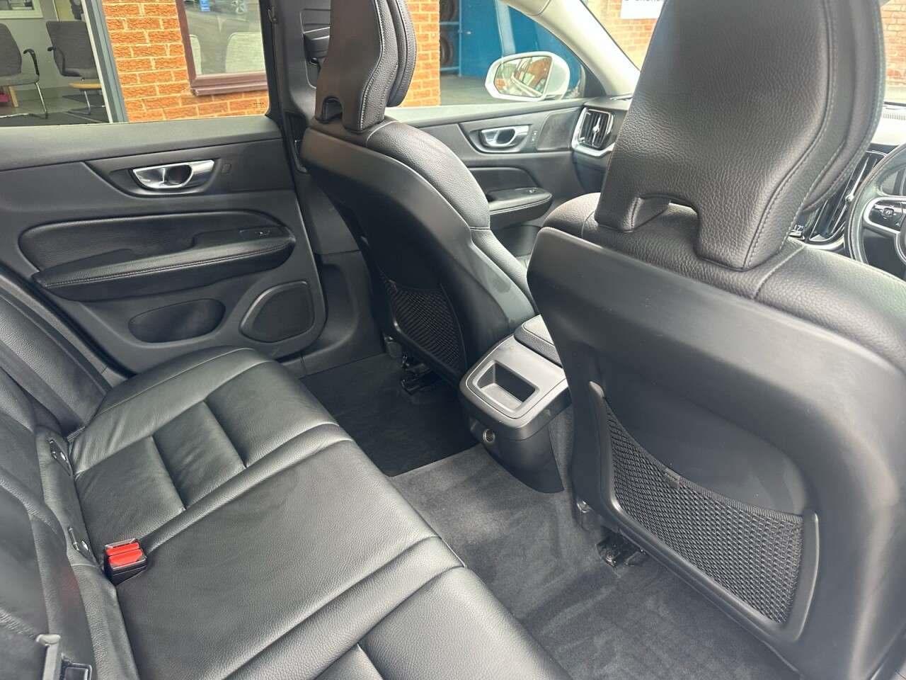 2018 VOLVO V60 2018 VOLVO V60