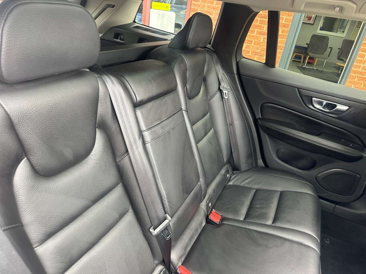 2018 VOLVO V60 2018 VOLVO V60
