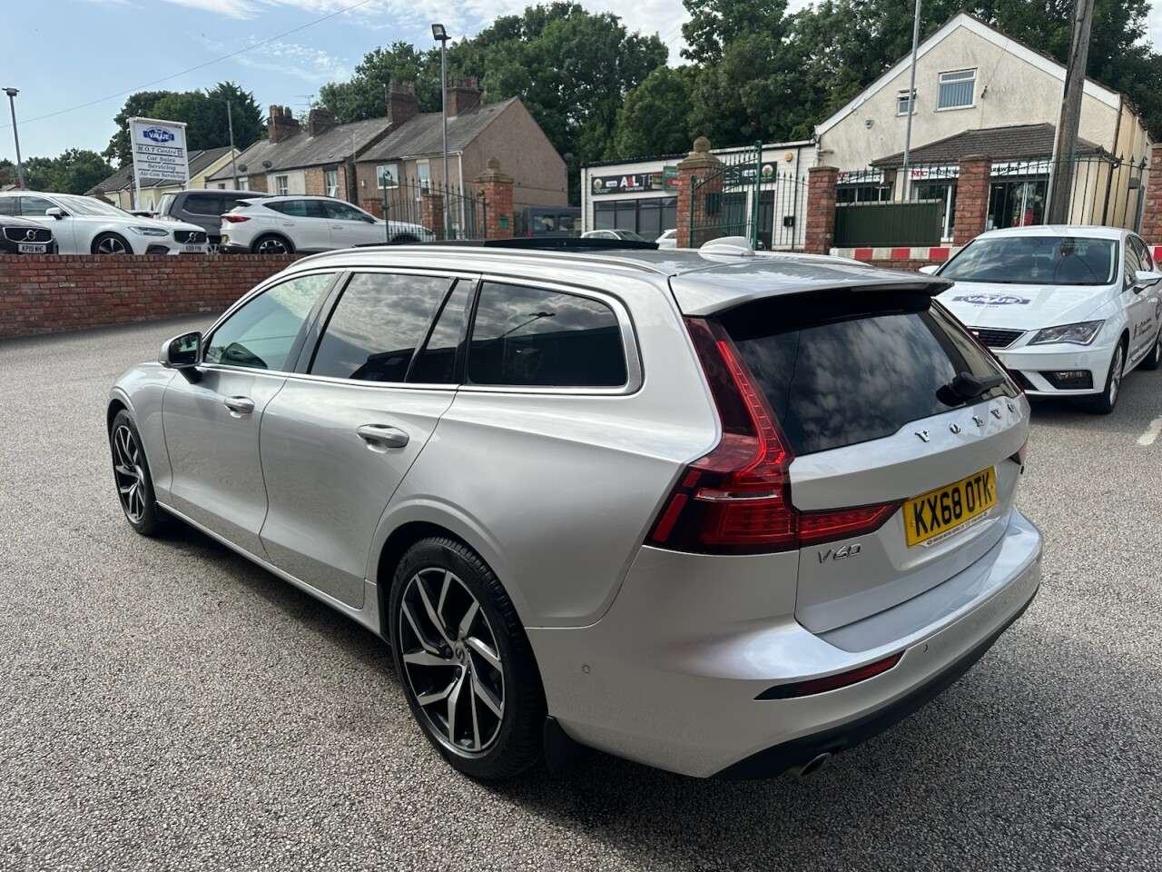 2018 VOLVO V60 2018 VOLVO V60