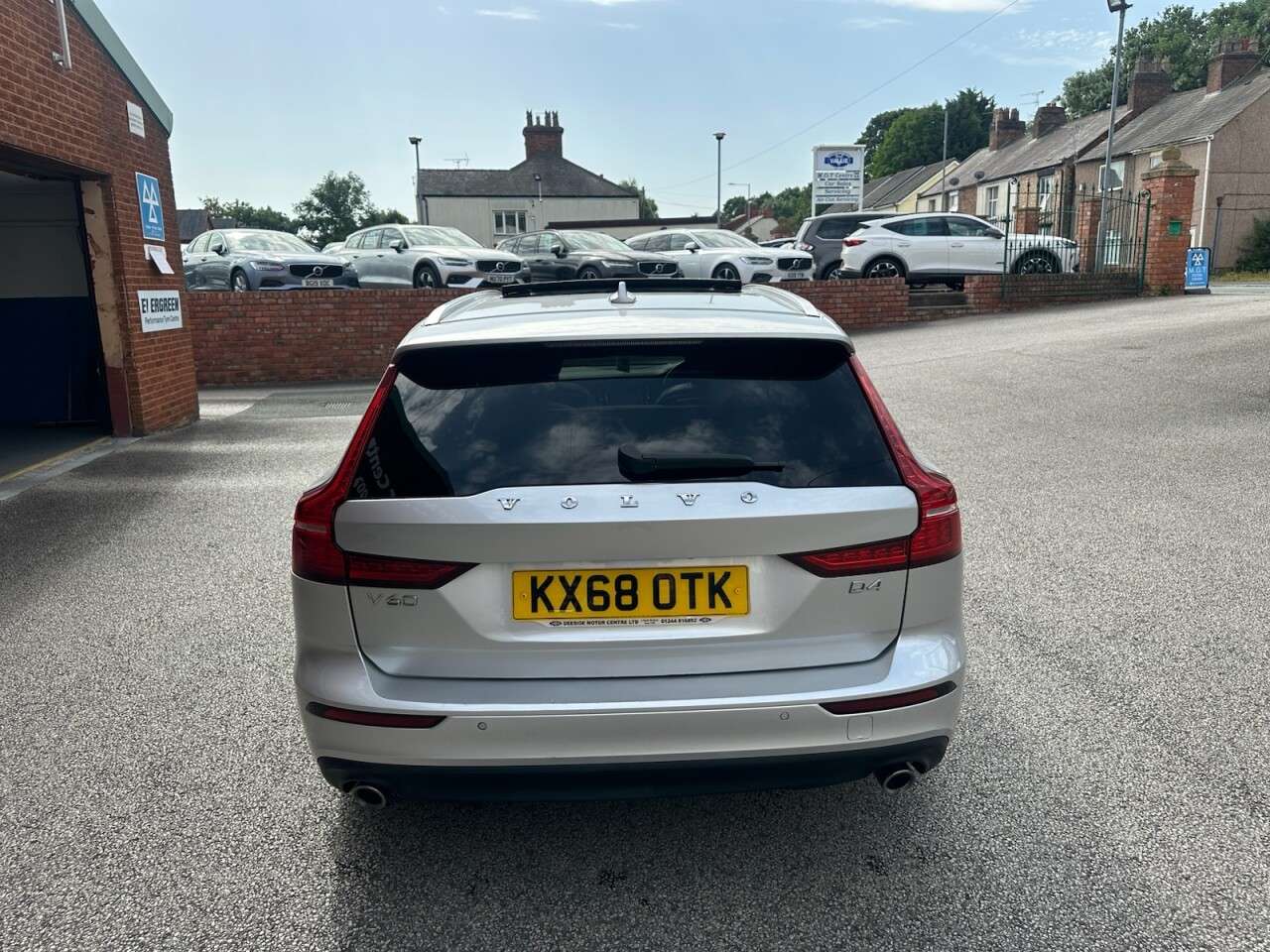 2018 VOLVO V60 2018 VOLVO V60