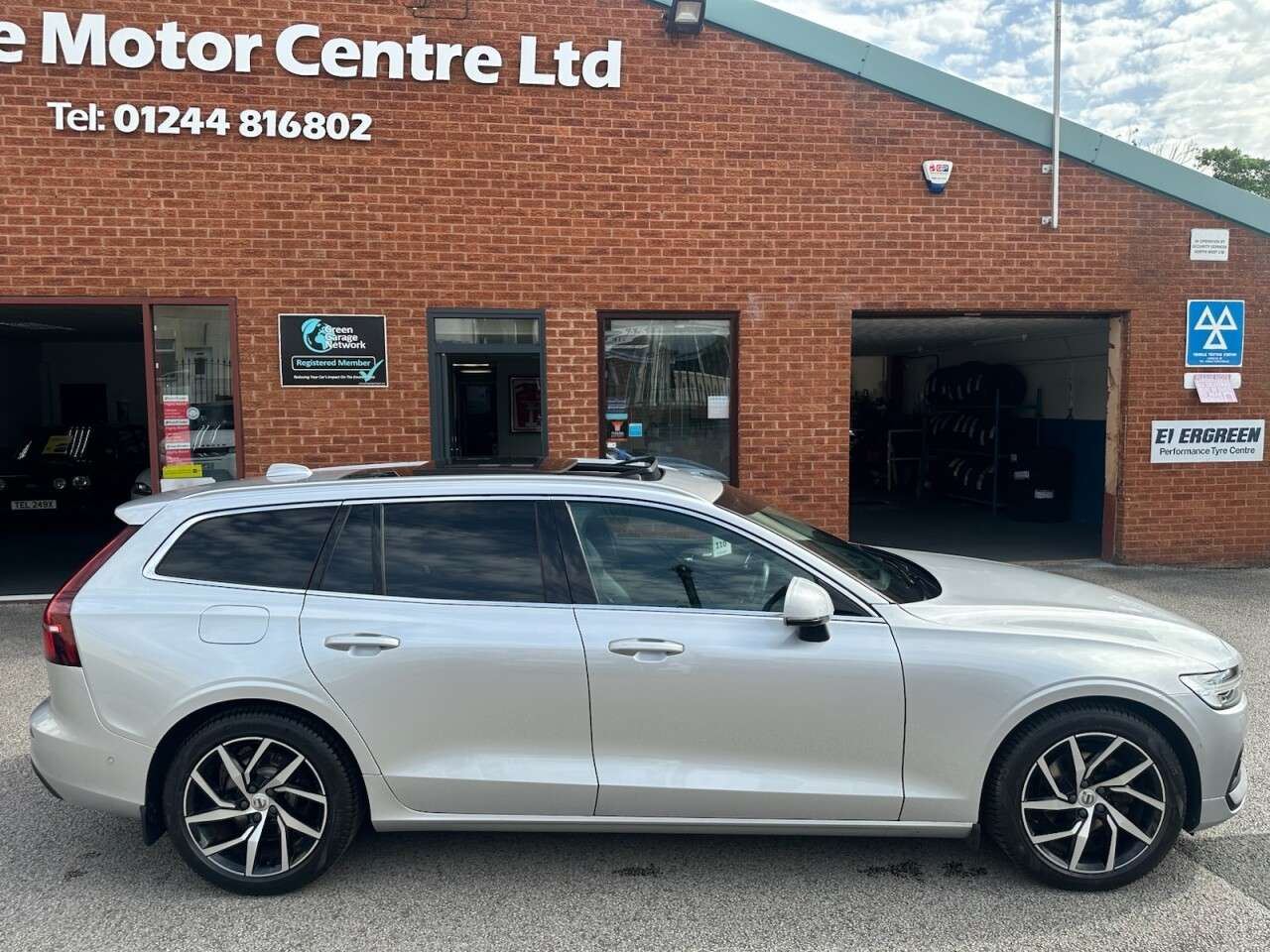 2018 VOLVO V60 2018 VOLVO V60