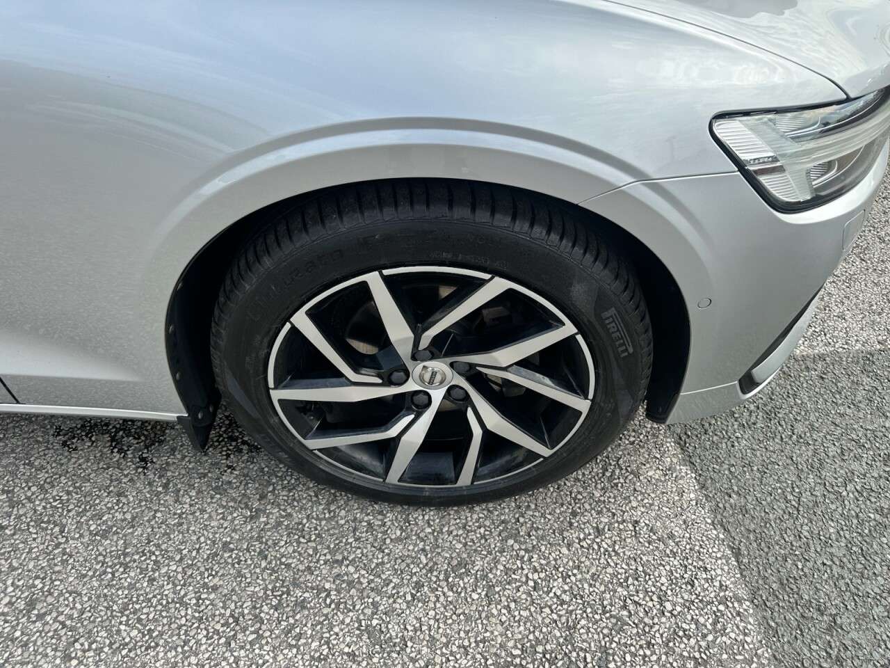 2018 VOLVO V60 2018 VOLVO V60