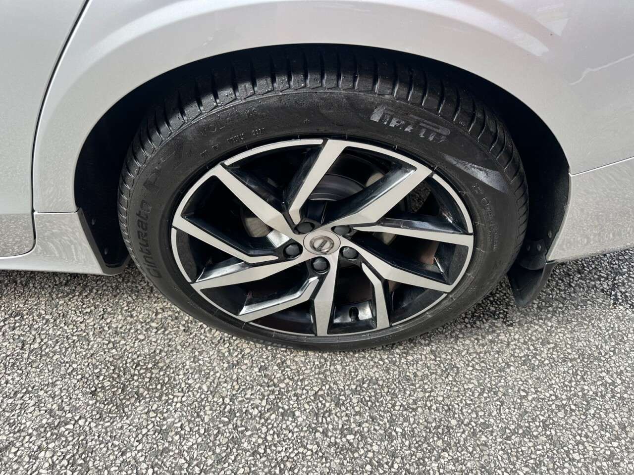 2018 VOLVO V60 2018 VOLVO V60