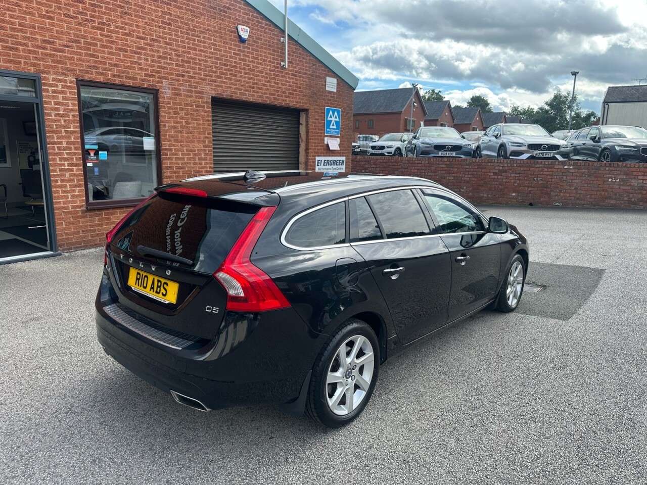 2014 VOLVO V60 2014 VOLVO V60
