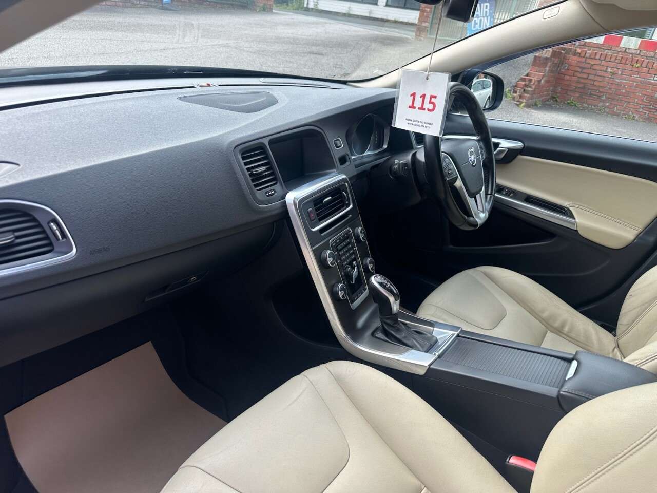 2014 VOLVO V60 2014 VOLVO V60