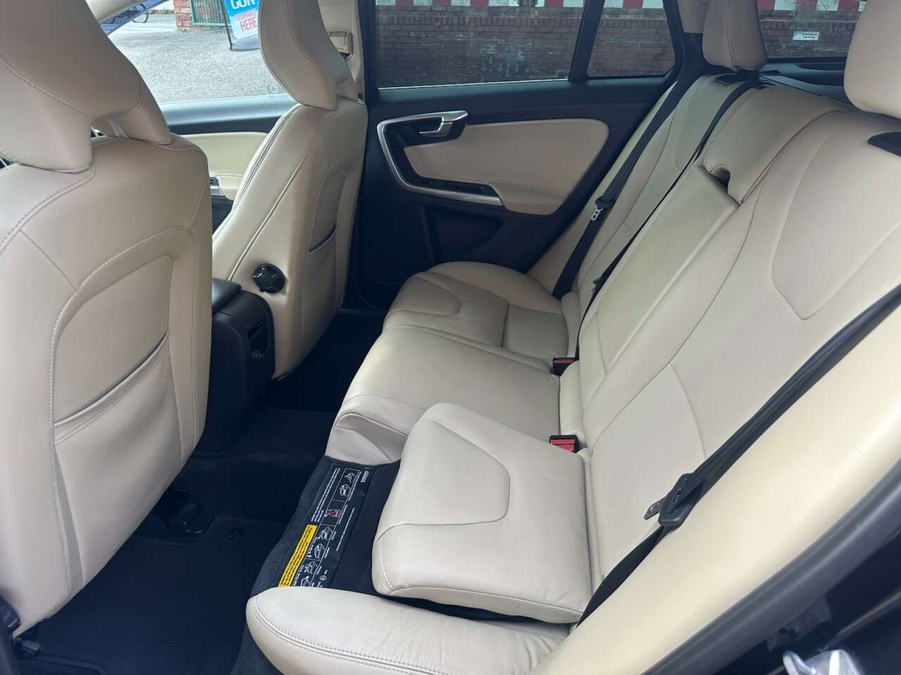 2014 VOLVO V60 2014 VOLVO V60