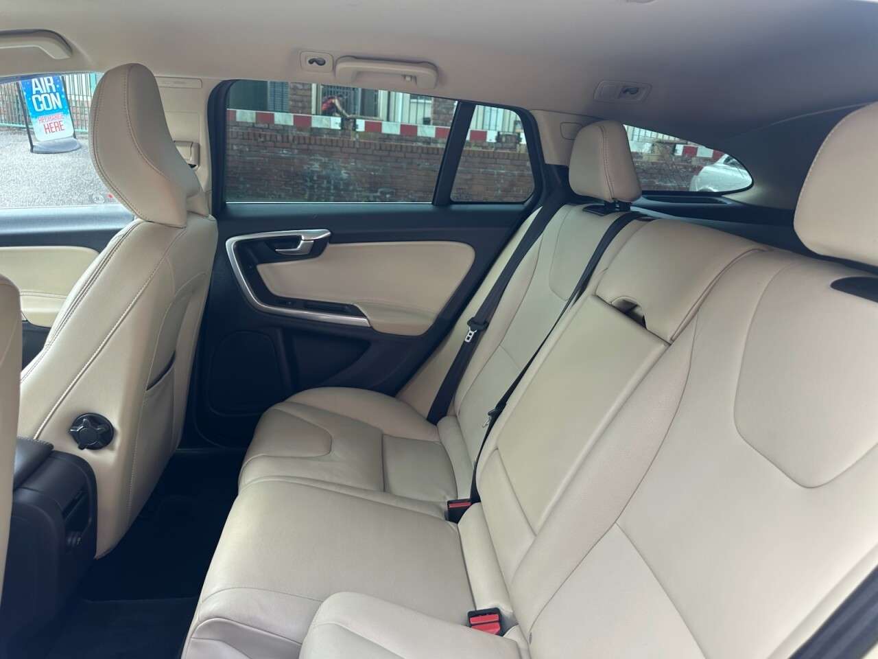 2014 VOLVO V60 2014 VOLVO V60