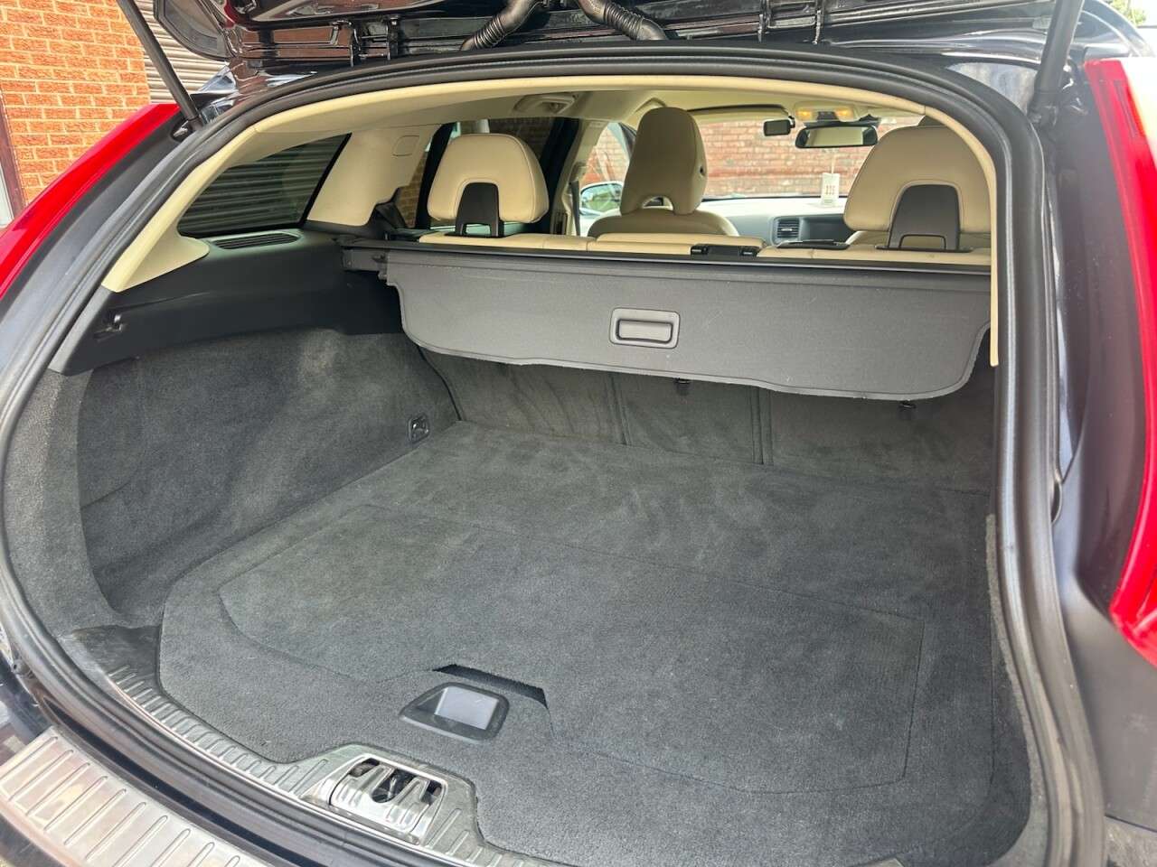 2014 VOLVO V60 2014 VOLVO V60