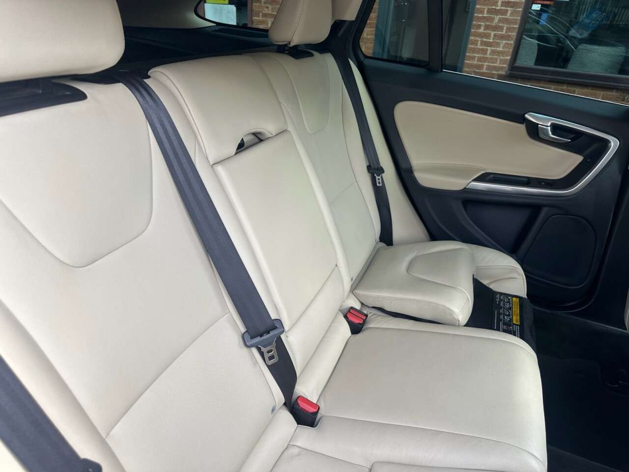 2014 VOLVO V60 2014 VOLVO V60