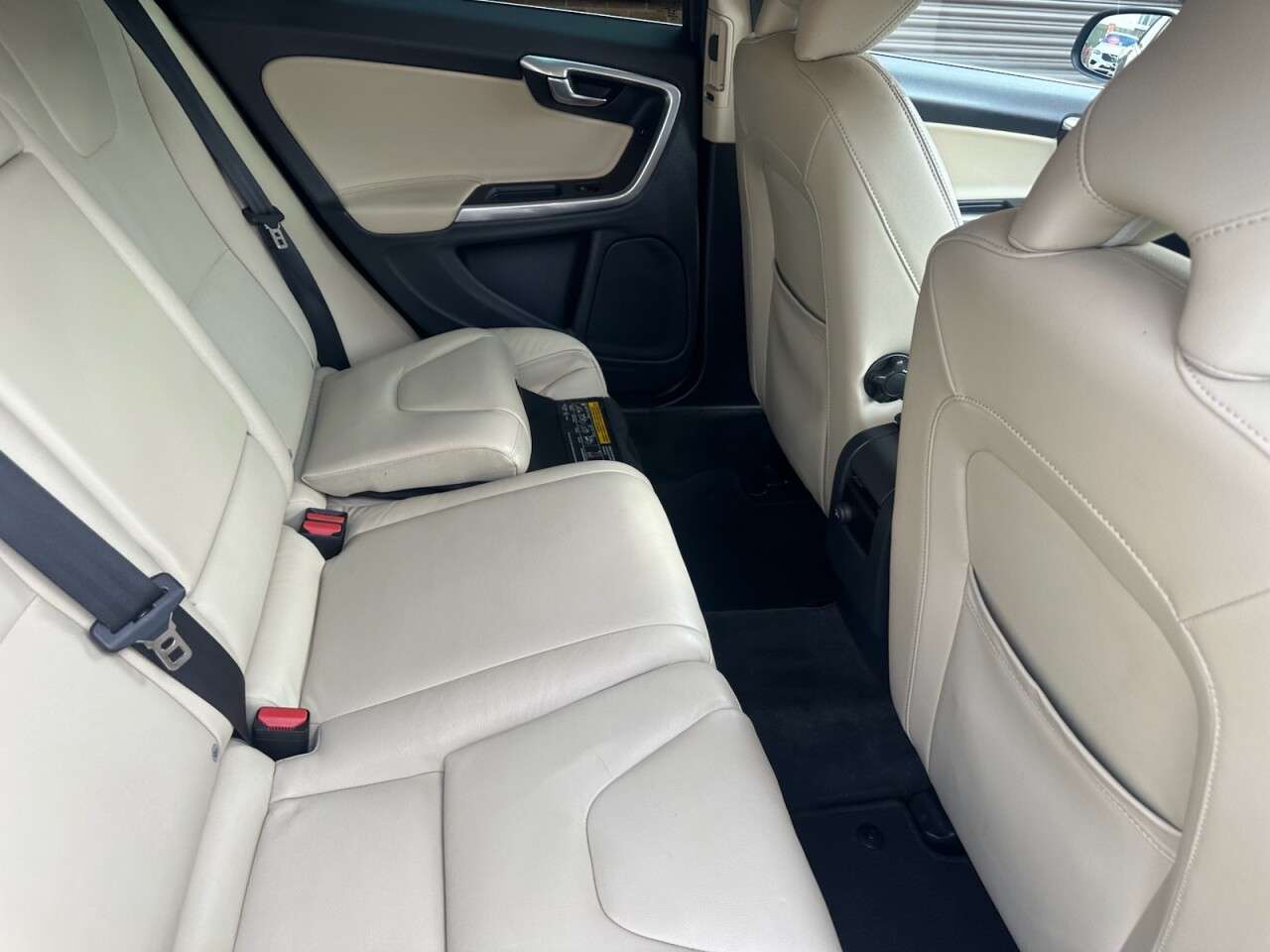 2014 VOLVO V60 2014 VOLVO V60
