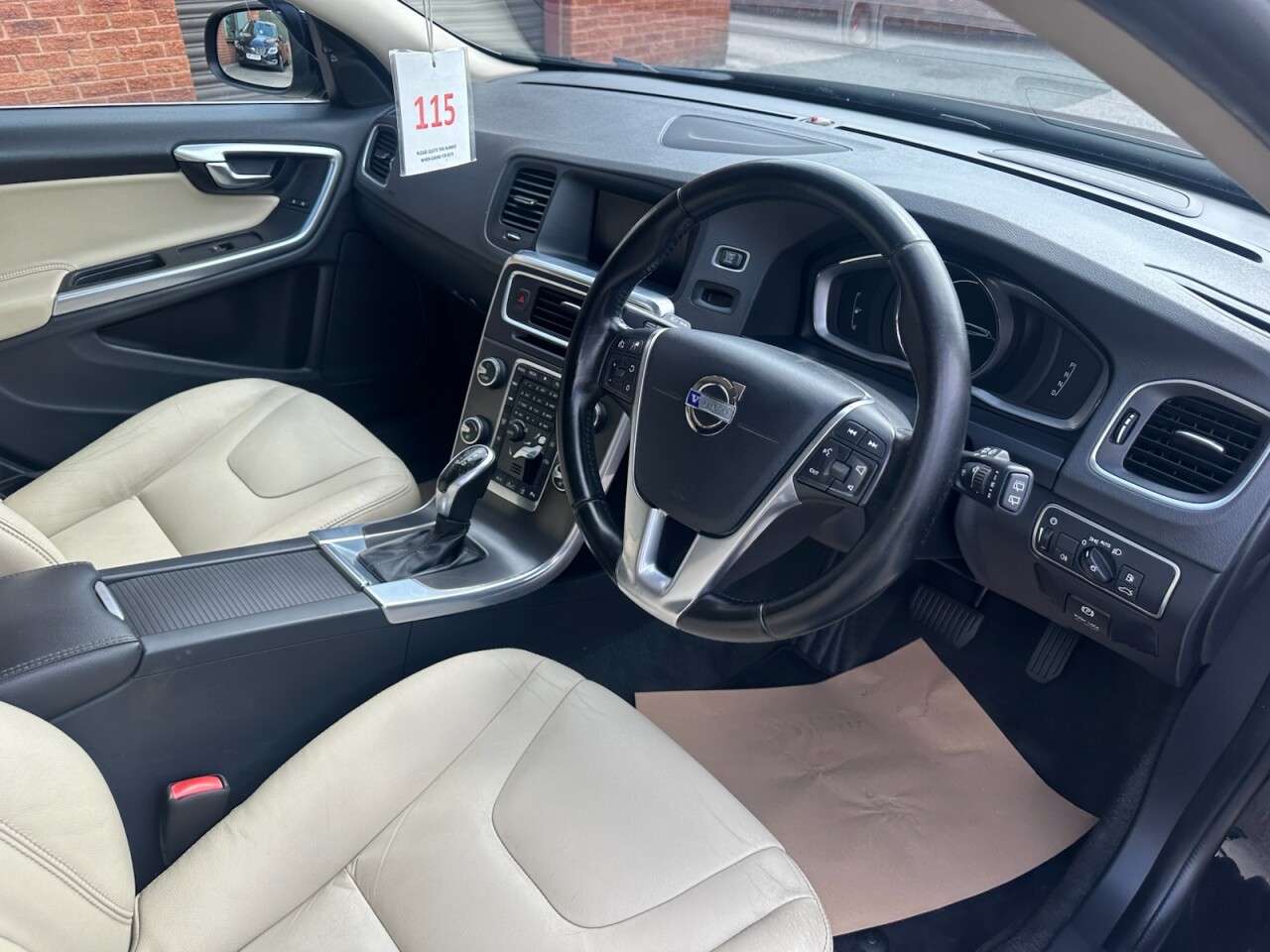 2014 VOLVO V60 2014 VOLVO V60