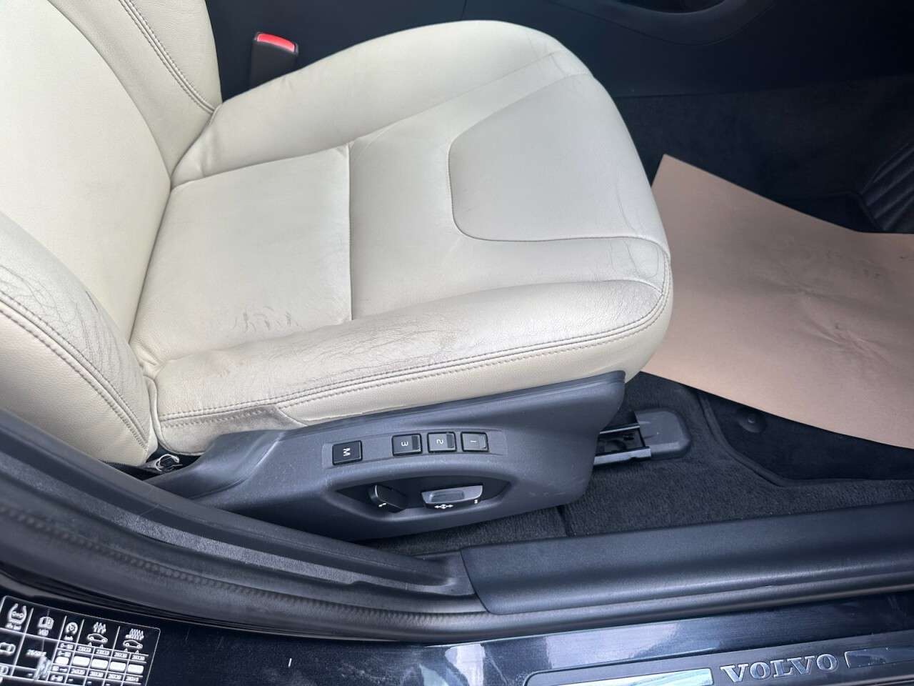 2014 VOLVO V60 2014 VOLVO V60
