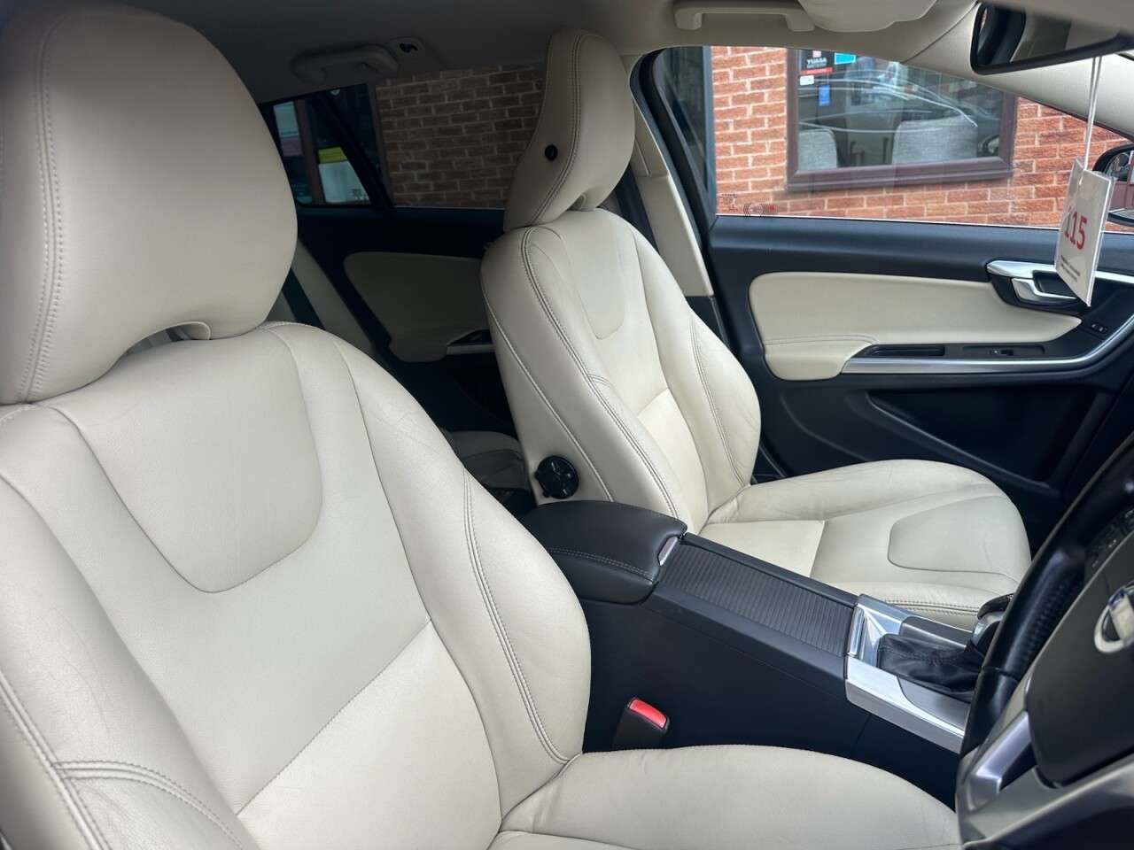 2014 VOLVO V60 2014 VOLVO V60