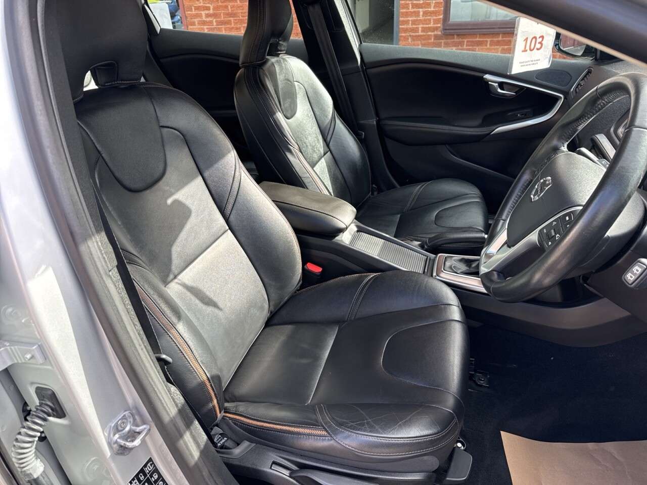 2019 VOLVO V40 CROSS COUNTRY 2019 VOLVO V40 CROSS COUNTRY