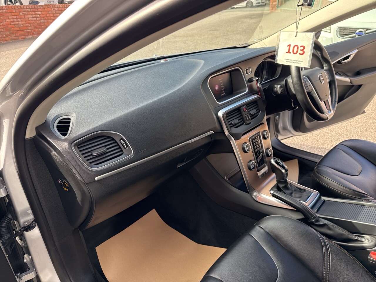 2019 VOLVO V40 CROSS COUNTRY 2019 VOLVO V40 CROSS COUNTRY