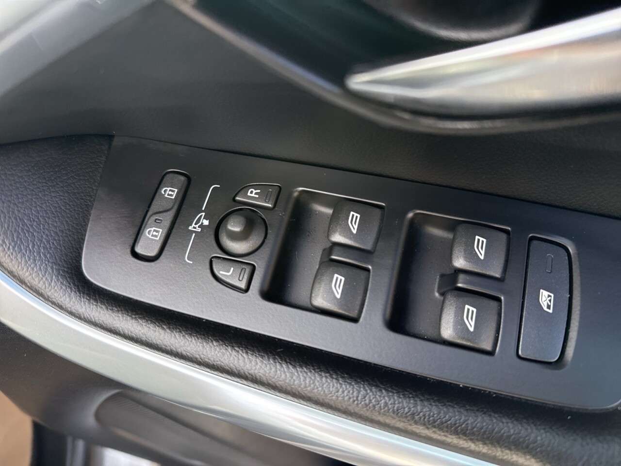 2019 VOLVO V40 CROSS COUNTRY 2019 VOLVO V40 CROSS COUNTRY