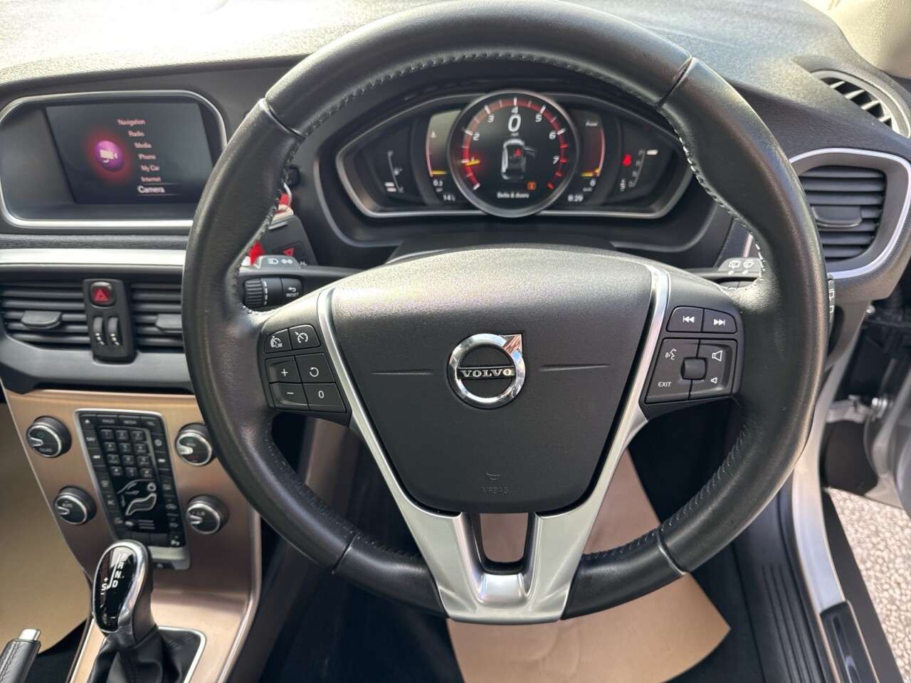 2019 VOLVO V40 CROSS COUNTRY 2019 VOLVO V40 CROSS COUNTRY