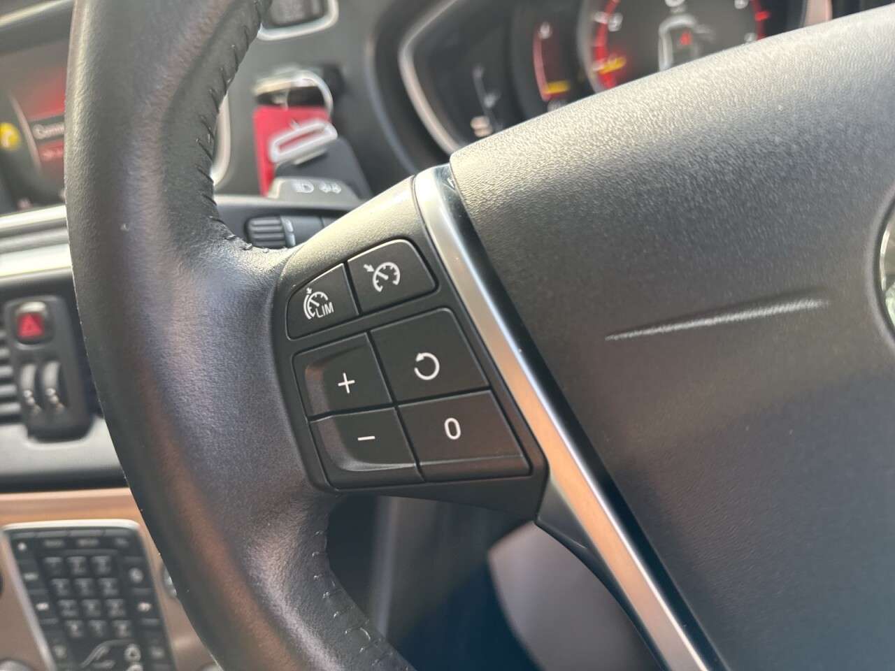 2019 VOLVO V40 CROSS COUNTRY 2019 VOLVO V40 CROSS COUNTRY