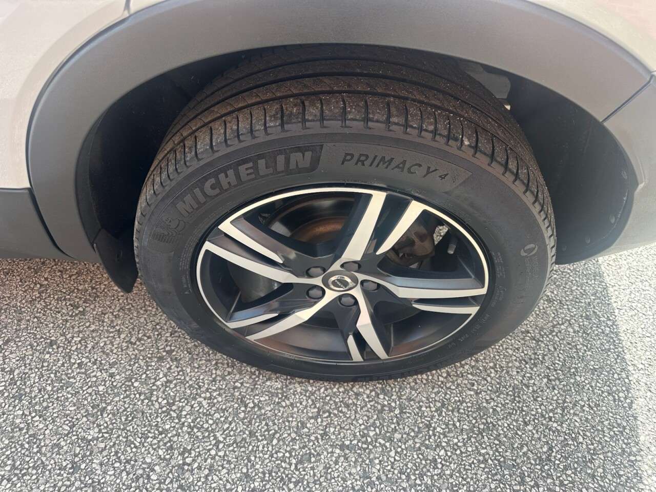 2019 VOLVO XC40 2019 VOLVO XC40