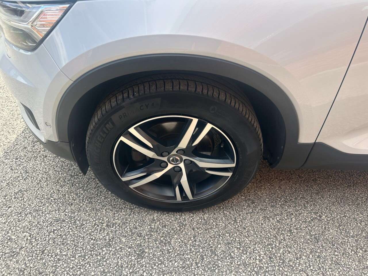 2019 VOLVO XC40 2019 VOLVO XC40