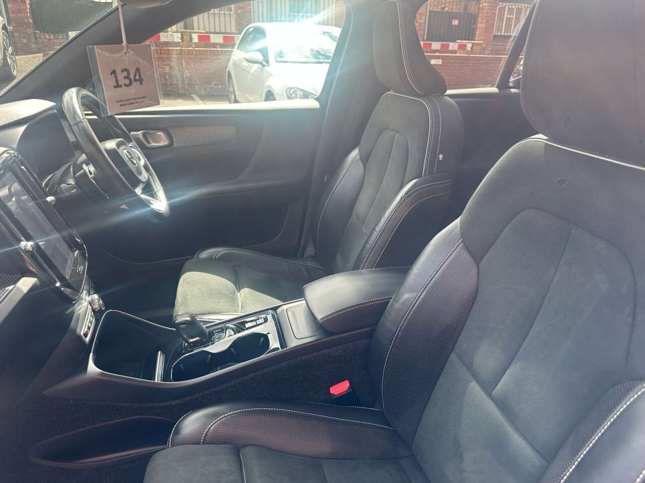 2019 VOLVO XC40 2019 VOLVO XC40
