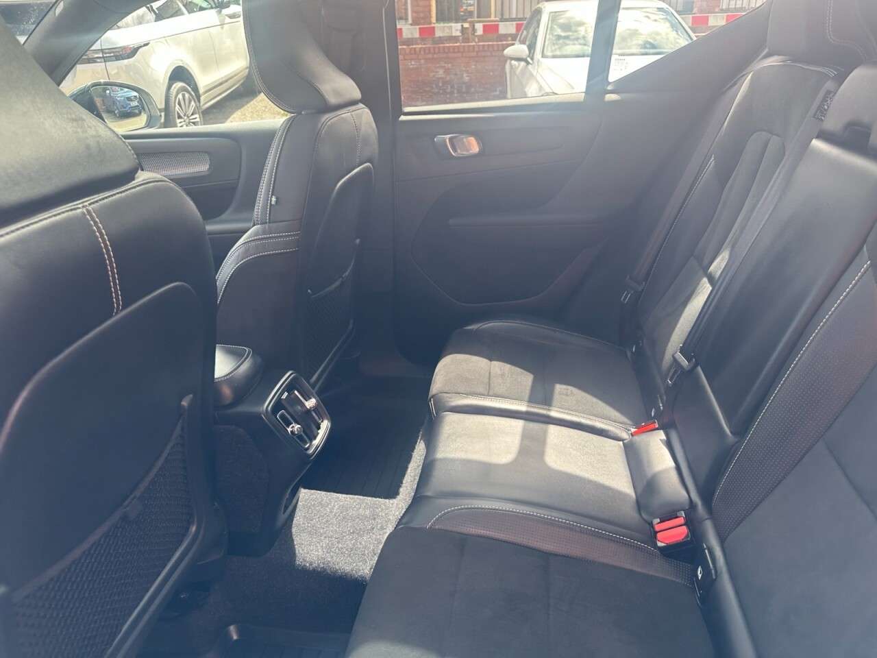 2019 VOLVO XC40 2019 VOLVO XC40