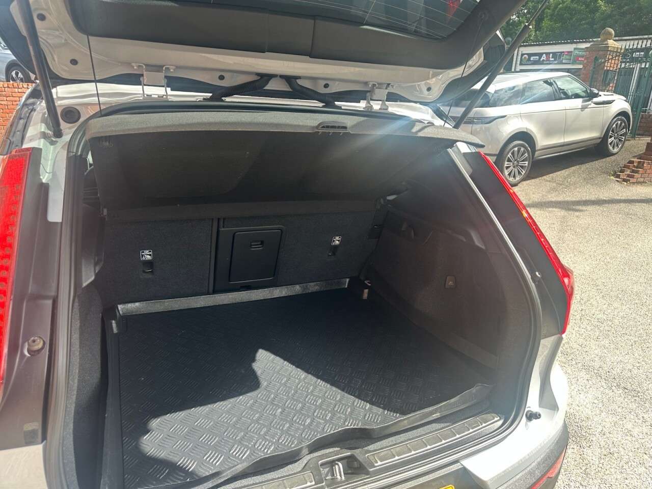 2019 VOLVO XC40 2019 VOLVO XC40