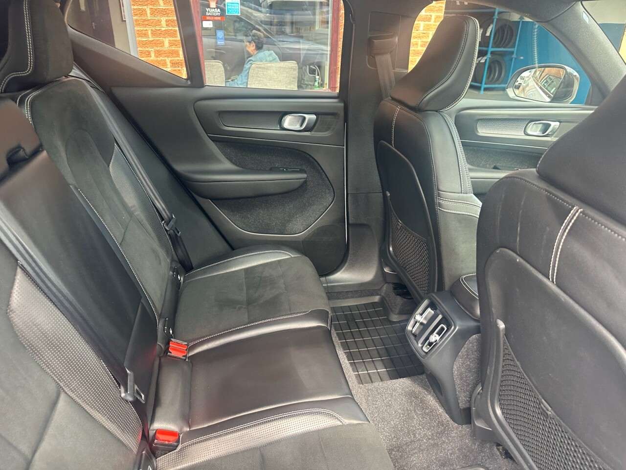 2019 VOLVO XC40 2019 VOLVO XC40