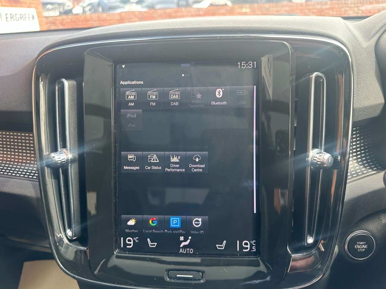 2019 VOLVO XC40 2019 VOLVO XC40