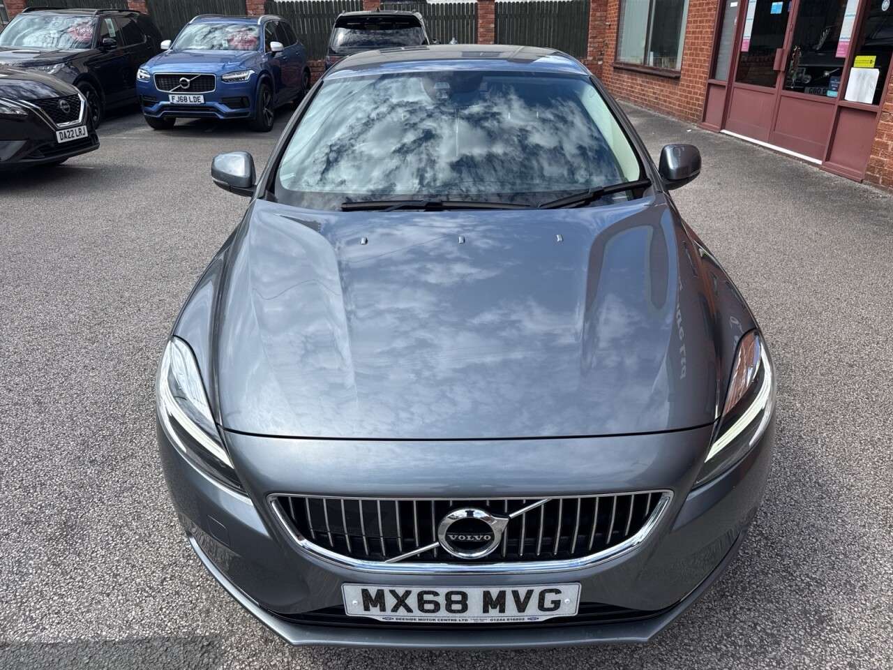 2018 VOLVO V40 2018 VOLVO V40
