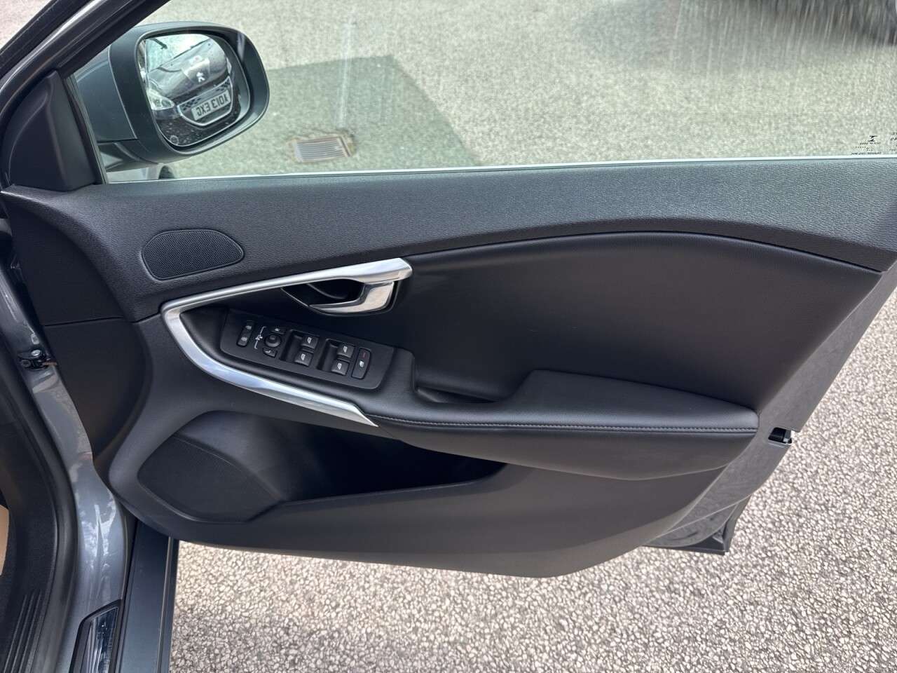 2018 VOLVO V40 2018 VOLVO V40