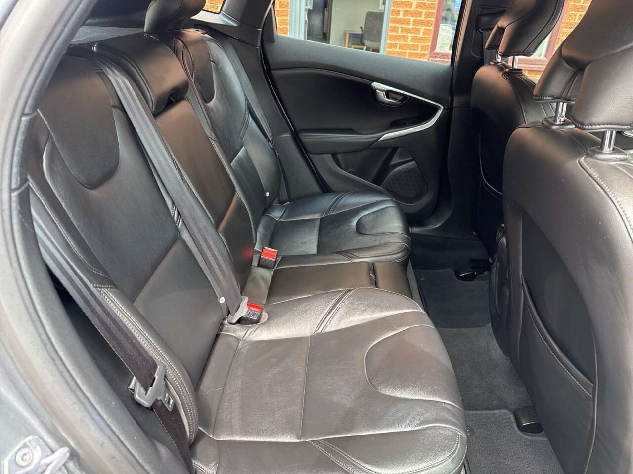 2018 VOLVO V40 2018 VOLVO V40
