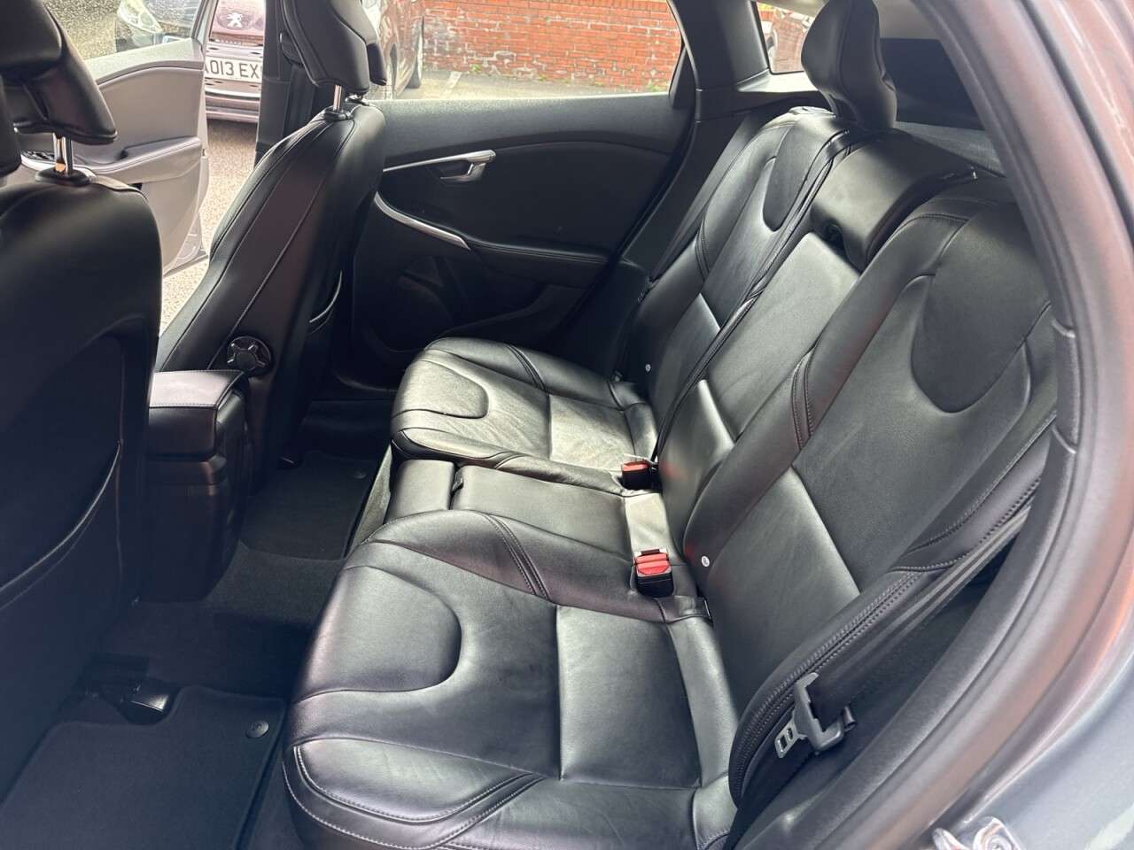 2018 VOLVO V40 2018 VOLVO V40