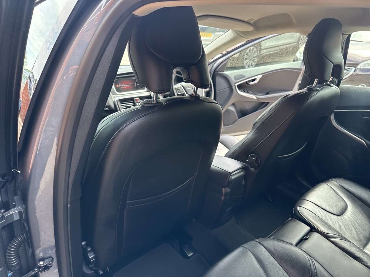 2018 VOLVO V40 2018 VOLVO V40