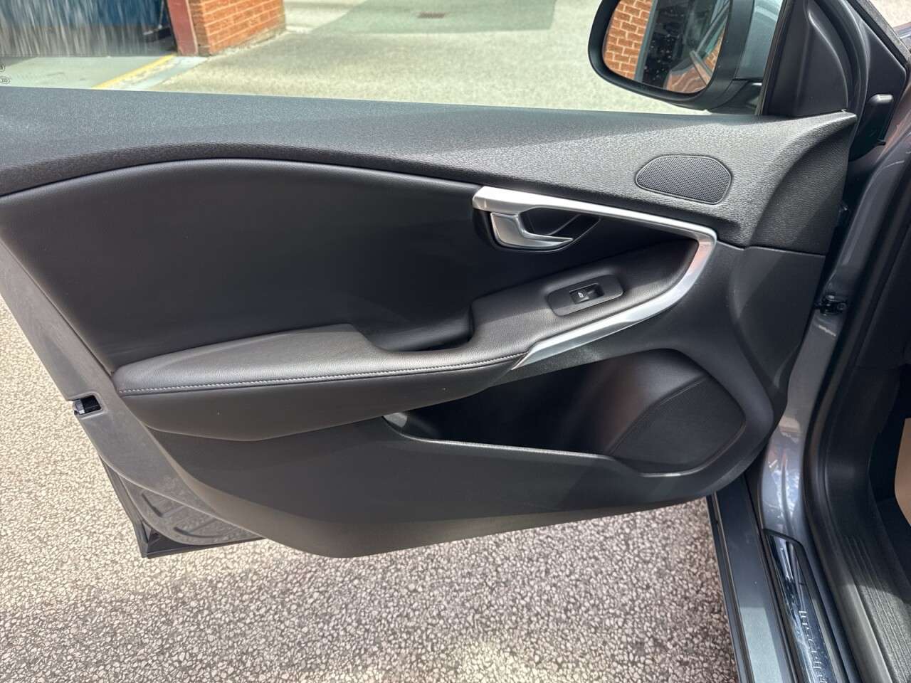 2018 VOLVO V40 2018 VOLVO V40